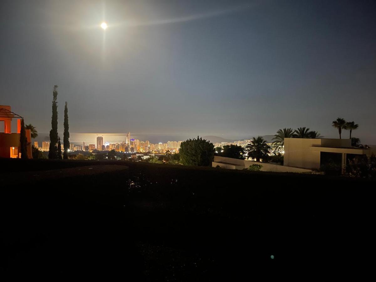 Luxyry Apartament Benidorm フィネストラット エクステリア 写真
