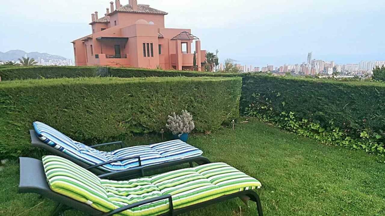 Luxyry Apartament Benidorm フィネストラット エクステリア 写真
